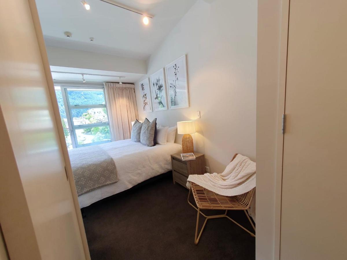 Appartamento Stylish Haven Luxury Interiors In Prime Location Distretto di Distretto di Queenstown Esterno foto