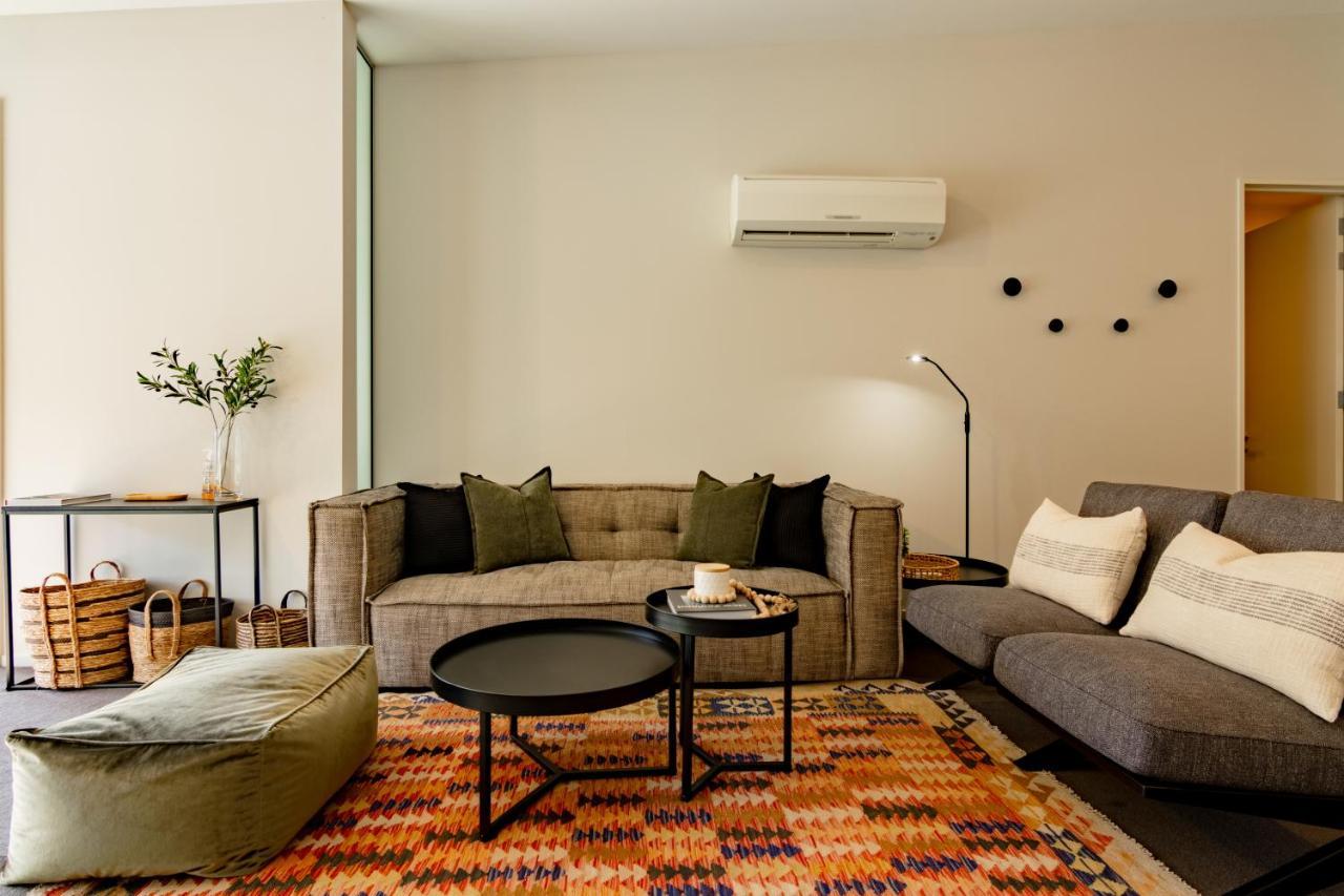 Appartamento Stylish Haven Luxury Interiors In Prime Location Distretto di Distretto di Queenstown Esterno foto