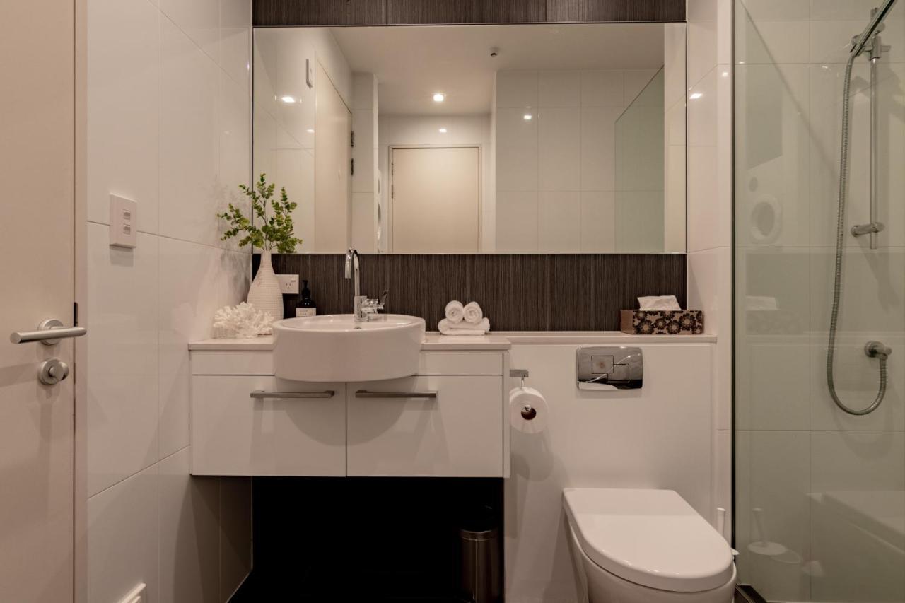 Appartamento Stylish Haven Luxury Interiors In Prime Location Distretto di Distretto di Queenstown Esterno foto