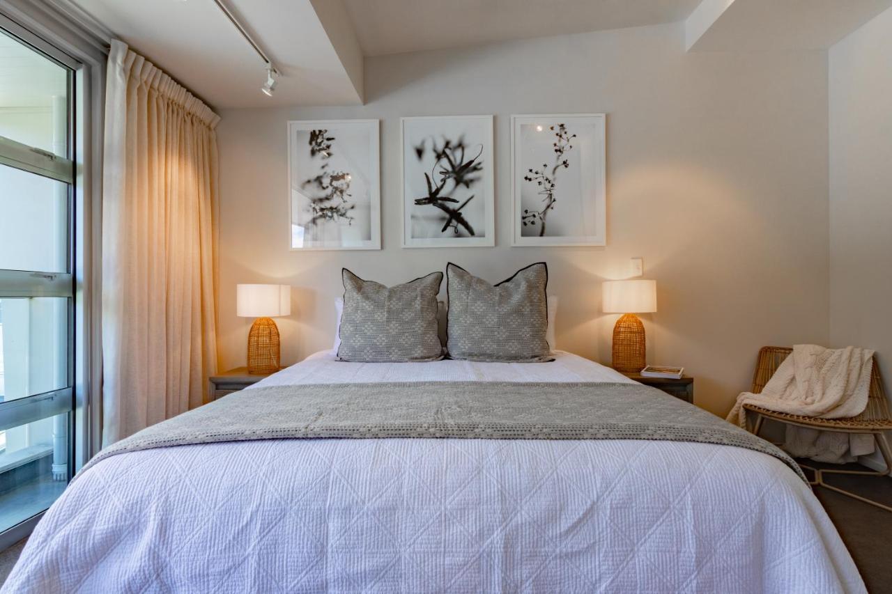 Appartamento Stylish Haven Luxury Interiors In Prime Location Distretto di Distretto di Queenstown Esterno foto