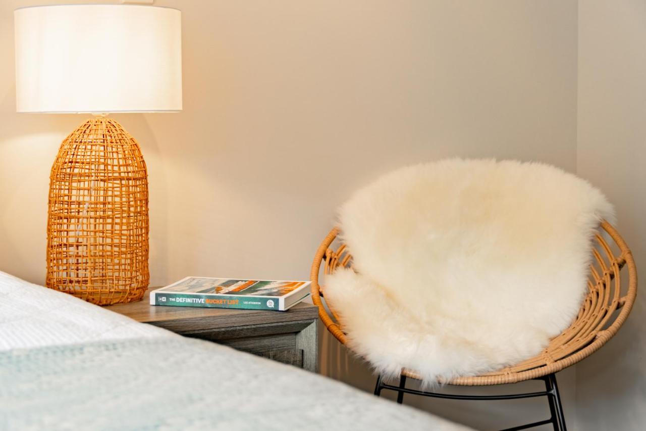 Appartamento Stylish Haven Luxury Interiors In Prime Location Distretto di Distretto di Queenstown Esterno foto