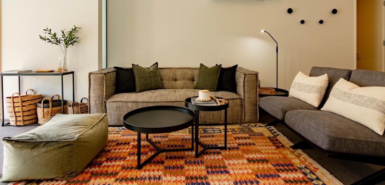 Appartamento Stylish Haven Luxury Interiors In Prime Location Distretto di Distretto di Queenstown Esterno foto