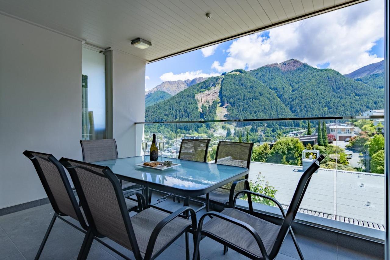 Appartamento Stylish Haven Luxury Interiors In Prime Location Distretto di Distretto di Queenstown Esterno foto