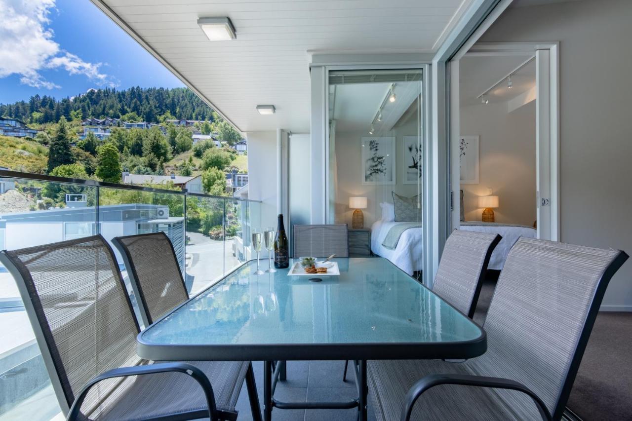 Appartamento Stylish Haven Luxury Interiors In Prime Location Distretto di Distretto di Queenstown Esterno foto
