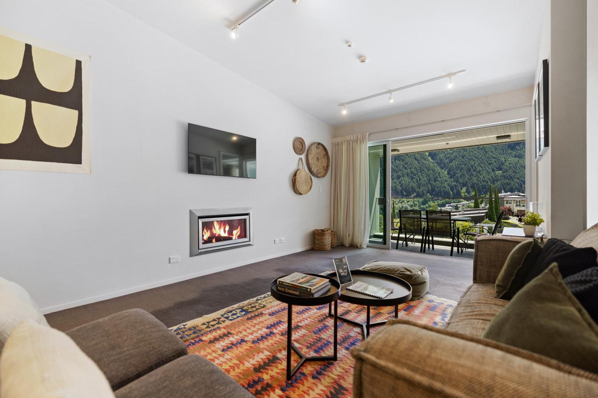 Appartamento Stylish Haven Luxury Interiors In Prime Location Distretto di Distretto di Queenstown Esterno foto
